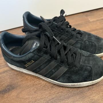 Zenske superge za prosti cas Adidas Originals st. 40