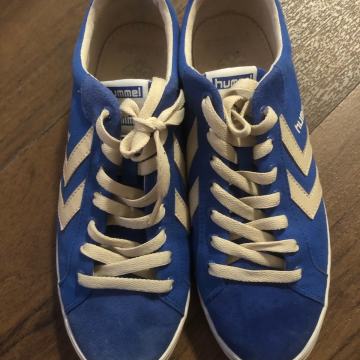 Zenske superge za prosti cas Hummel st. 40