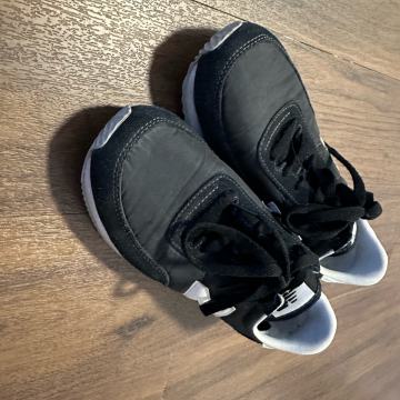 Zenske superge za prosti cas New Balance st. 40