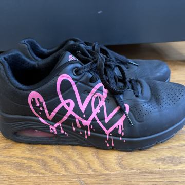 Ženski čevlji za prosti čas Sketchers št. 41
