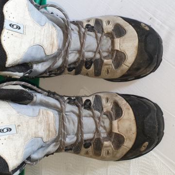 Ženski gojzarji / pohodni čevlji Salomon, št. 40