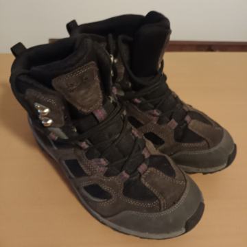Ženski pohodni čevlji Jack Wolfskin št.40 - malo nošeni
