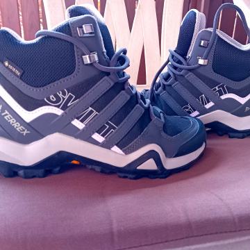Ženski pohodniški čevlji NOVI: ADIDAS TERREX SWIFT R2 MID GTX