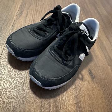 Zenski sportni copati za prosti cas New Balance st. 40,5