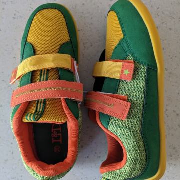 Novi ženski športni copati št 36