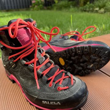 Ženski treking čevlji gojzarji Salewa Training Mid GTX št.37
