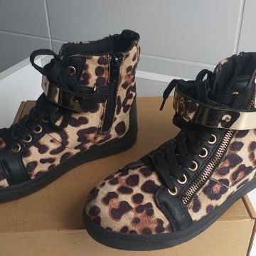 Ženski visoki čevlji z leopardjim vzorcem (št. 36)