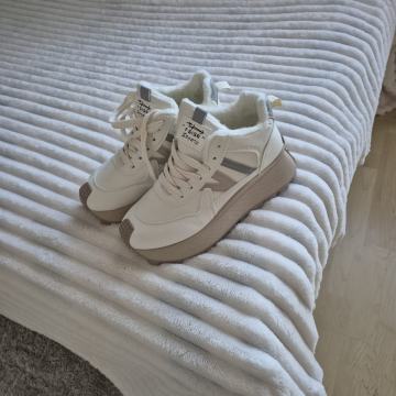 Zimske podloženi čevlji