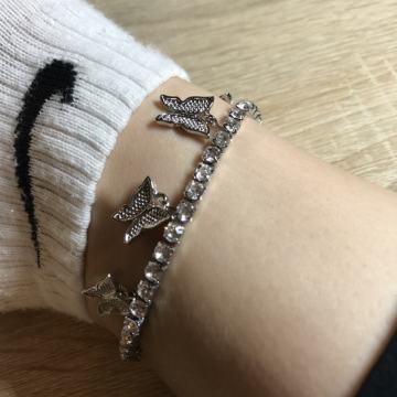 Nova srebrna verižica za gleženj z metuljčki