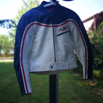 Dainese motoristična oprema jakna hlače old-school