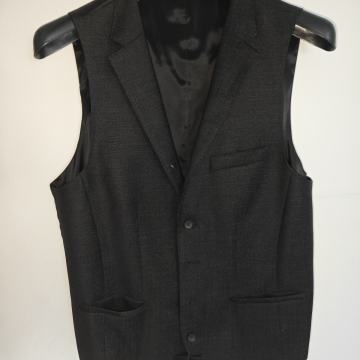 moski BOSS brezrokavnik st. 46