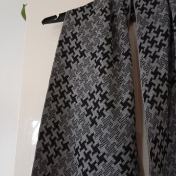 NOV SIVO ČRN MOŠKI TOPEL ŠAL