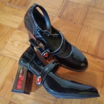 Čevlji 37-38 Številka