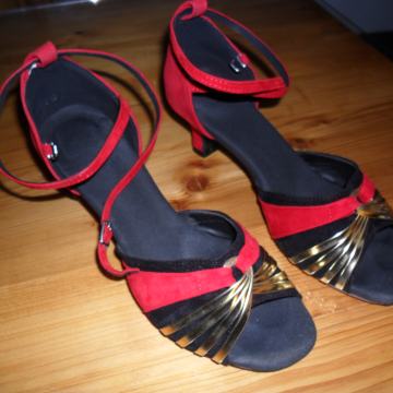 ČEVLJI ZA PLES št, 40