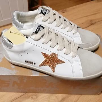 Golden Goose, Super Star, številka 38, novi