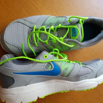 NIKE ORIGINAL NOVE SIVE SUPERGE 37,5