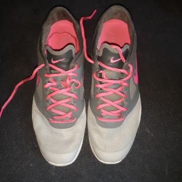 Nike športni čevlji (MPC 120,00€)