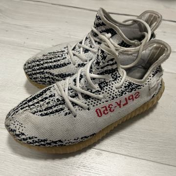 Poceni prodam ženske superge Yeezy 350