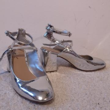 srebrni gležnjarji 60's style silver dancing shoes