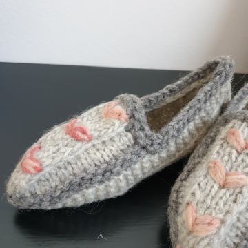 Novi pleteni unikatni copati iz čiste volne