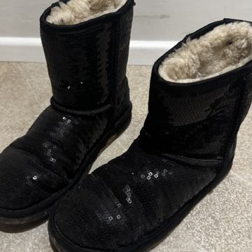 Uggice, št- 34-35