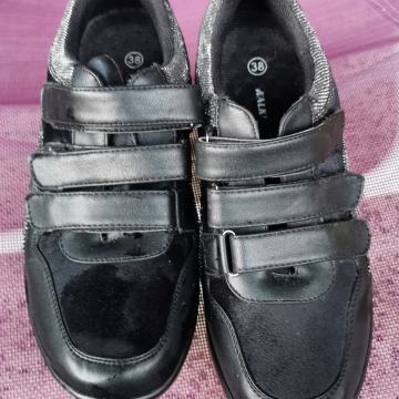 Ugodno dobri Walkmaxx čevlji, št.38