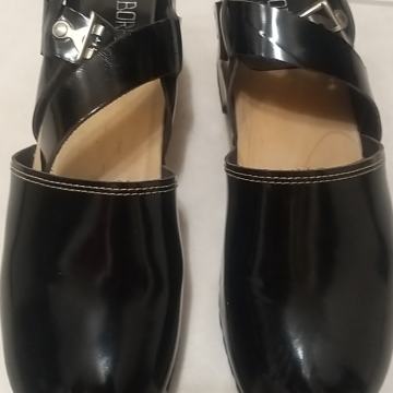 Usnjeni "cokli" s pasom okoli pete, novi, št. 40