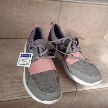 ženske  superge št. 41. nove nerabljene