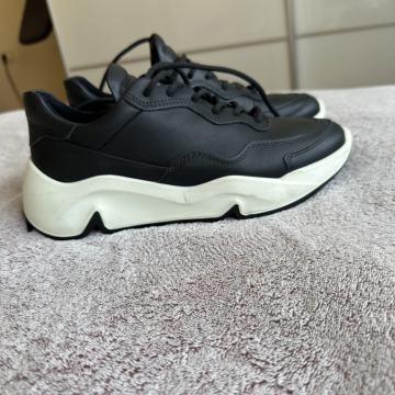 Ženski usnjeni ležerni čevlji, št.37 ECCO