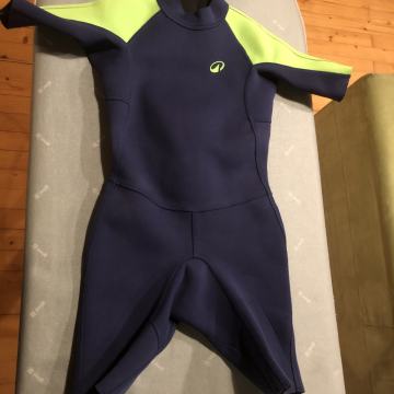 1x oblečen neopren otroški do 122 cm