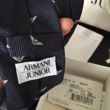 ARMANI junior otroška kravata za fanta Nikoli nošena
