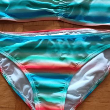 Mavrične dekliške kopalke Firefly, za 152 cm oziroma za 12 let