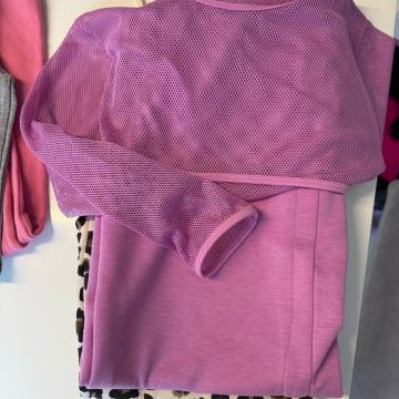 Oblačila za deklice 122kosov. Od 6/8let