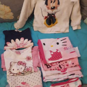 Oblačila in čevlje za punco od 4 m. do 5 let