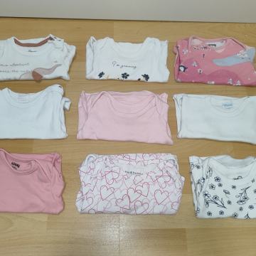 Otroška oblačila za punčko št. 62/68 (125 kosov)