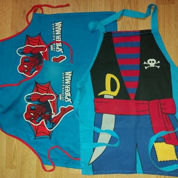 otroški predpasnik Spiderman