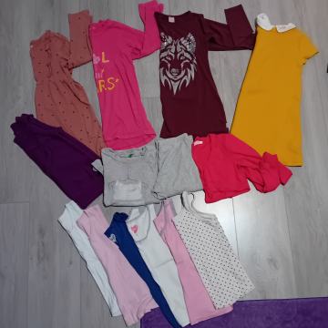 Prodam komplet oblačil v št. 128