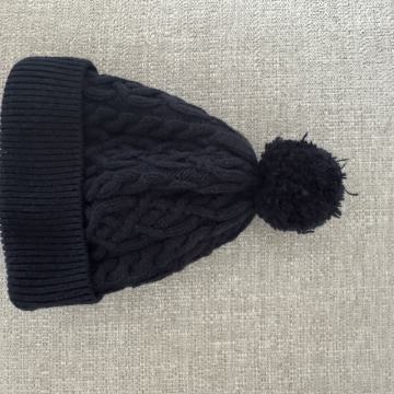 Prodam novo, nemošeno pleteno toplo kapo s cofom H&M