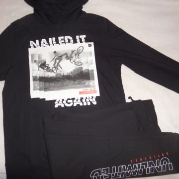 Pulover z kapuco C&A Skate + hlače, št. 170 (NOVO)