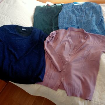 4 kose ženskih oblačil velikost 40/42 prodam v kompletu za 5 evrov