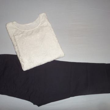 Hlače C&A, št. 46/48 (NOVE, z etiketo) + majica s čipko