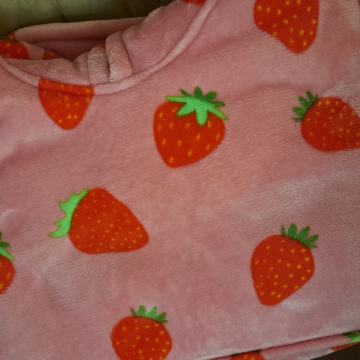 Hoodie odeja za odrasle Svilanit jagoda strawberry