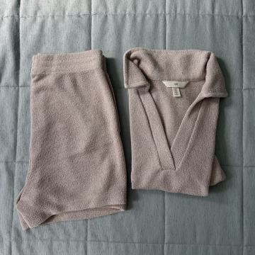 Komplet majica in hlače