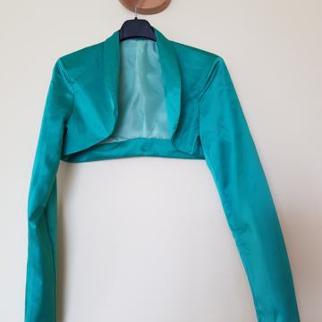 NOV ZELEN SATENAST BOLERO 40