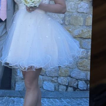 Maturantska obleka ali poročna obleka