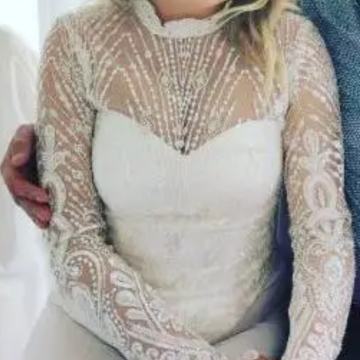 Poročni ali elegantnejši komplet