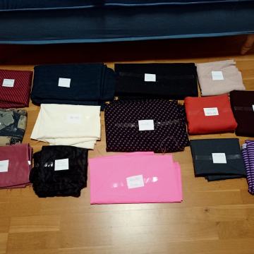 Več kosov blaga na metre ugodno prodam