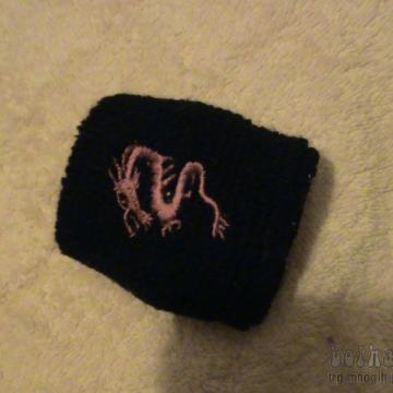 črn trak z zmajem za zapestje, prodam