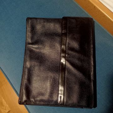 Črna usnjena mapa - torba (iz pravega usnja) za samo 2 evra