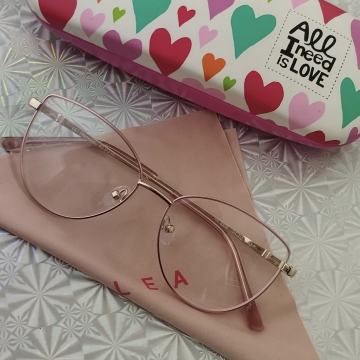 Korekcijska očala -NOVA! (0,50 deoptrije za daljavo, za oster vid)